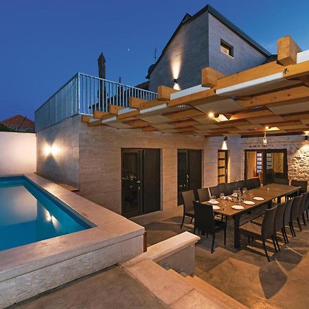 9 Bedroom Lovely Home In Đảo Kaprije Ngoại thất bức ảnh